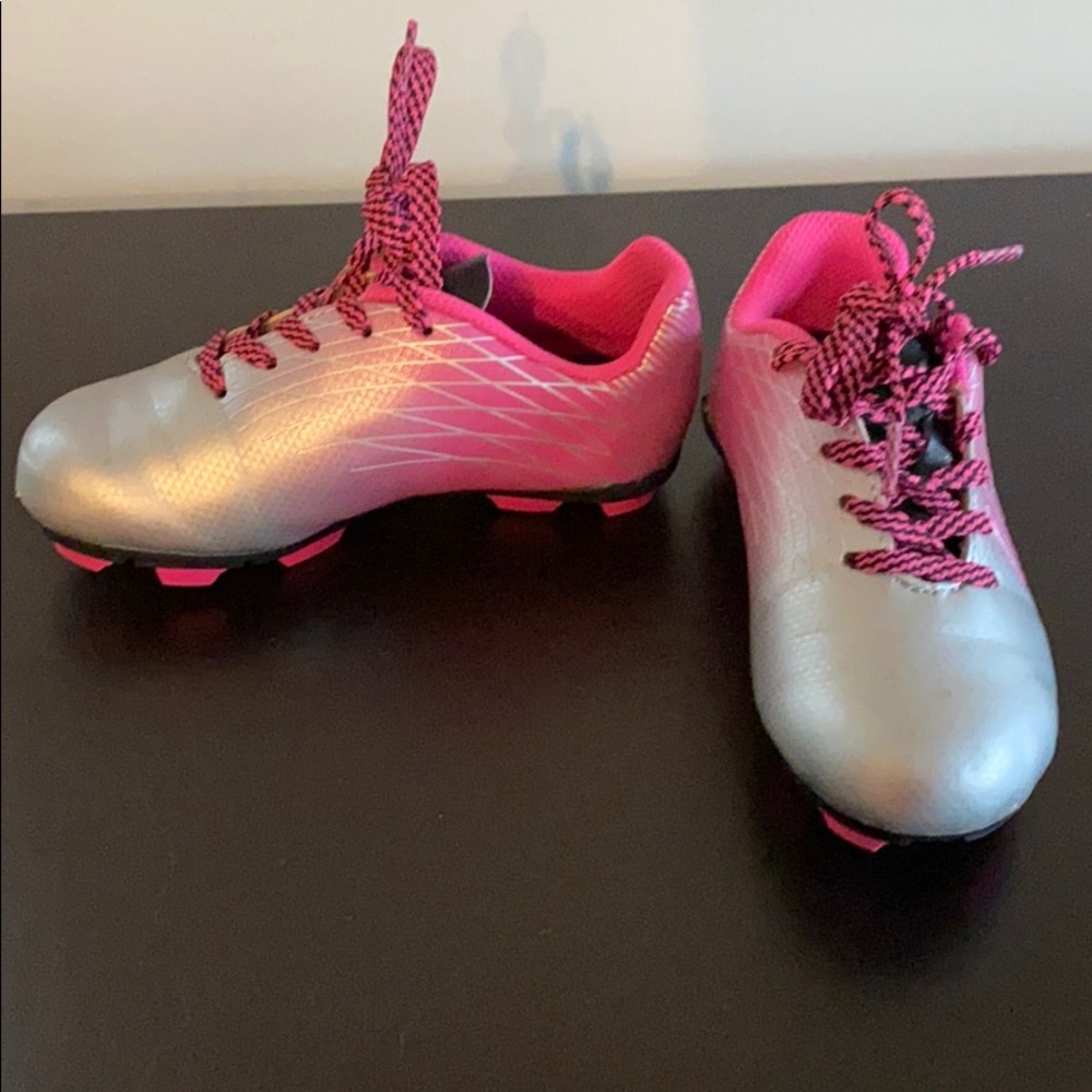 SG Soccer Cleats - Kids Size 9